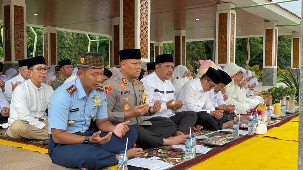 Forkopimda dan Forkopimda Plus Melaksanakan Doa Bersama (Istighotsah)